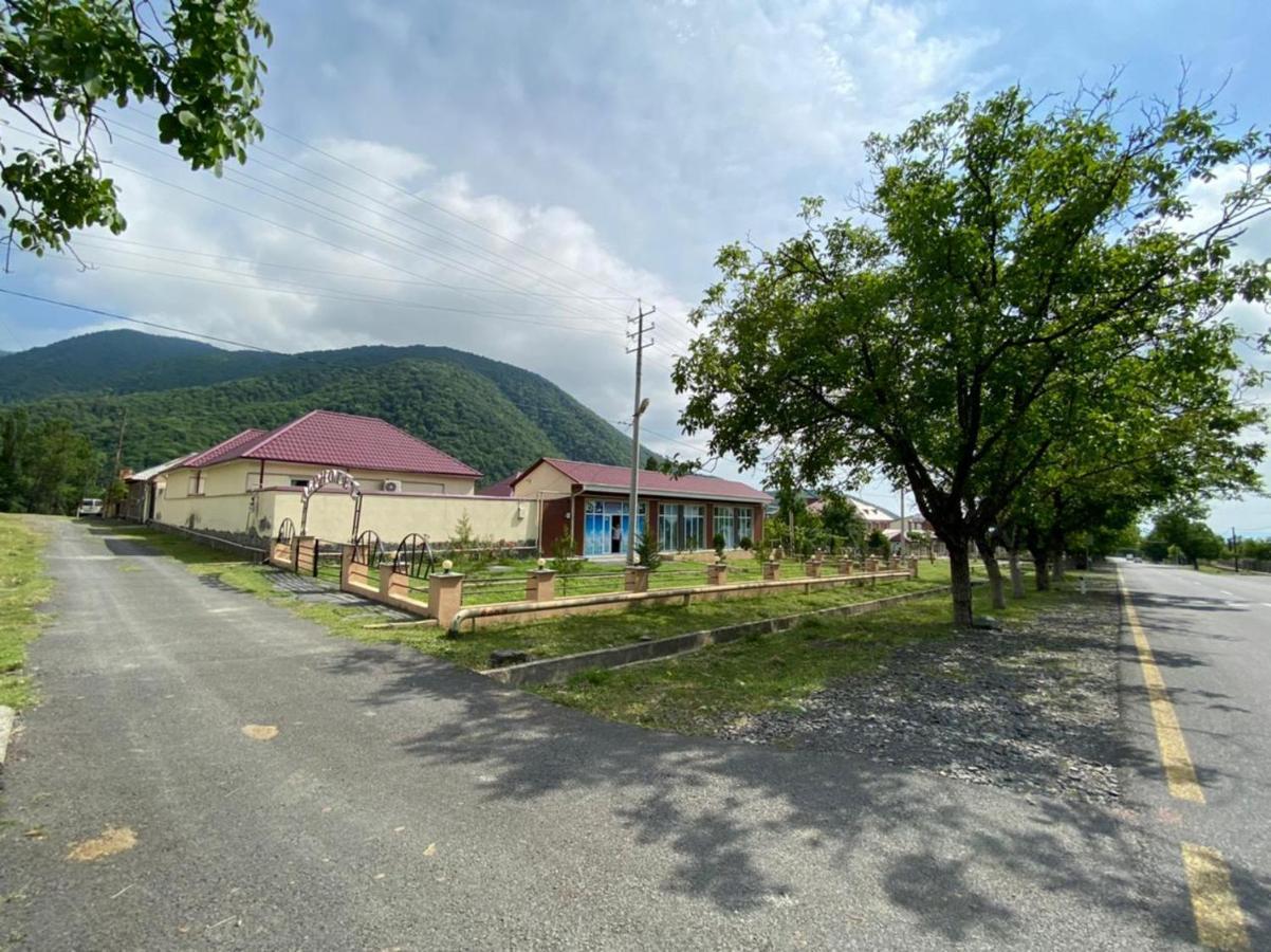 Alp Hotel Qax Kültér fotó
