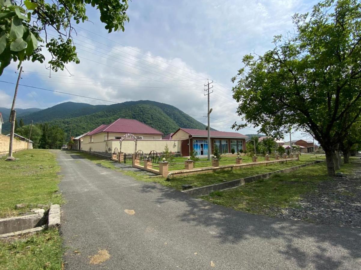 Alp Hotel Qax Kültér fotó