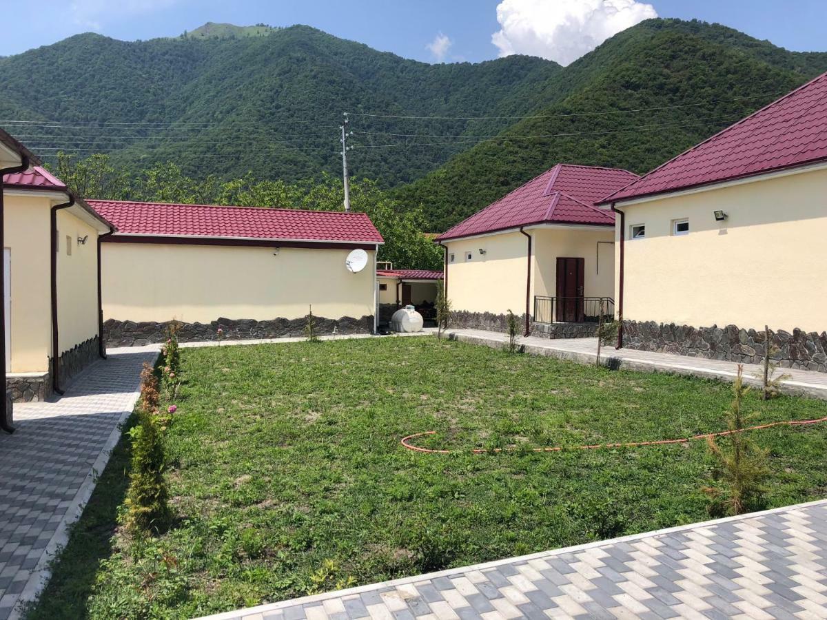 Alp Hotel Qax Kültér fotó